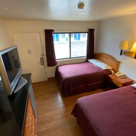 Travelodge By Wyndham Grand Rapids North Walker Esterno foto