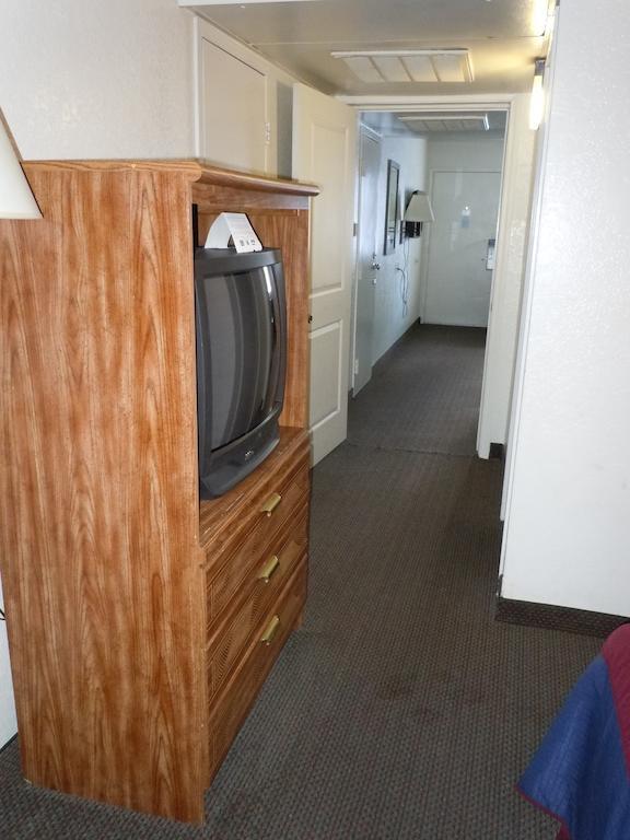 Travelodge By Wyndham Grand Rapids North Walker Esterno foto
