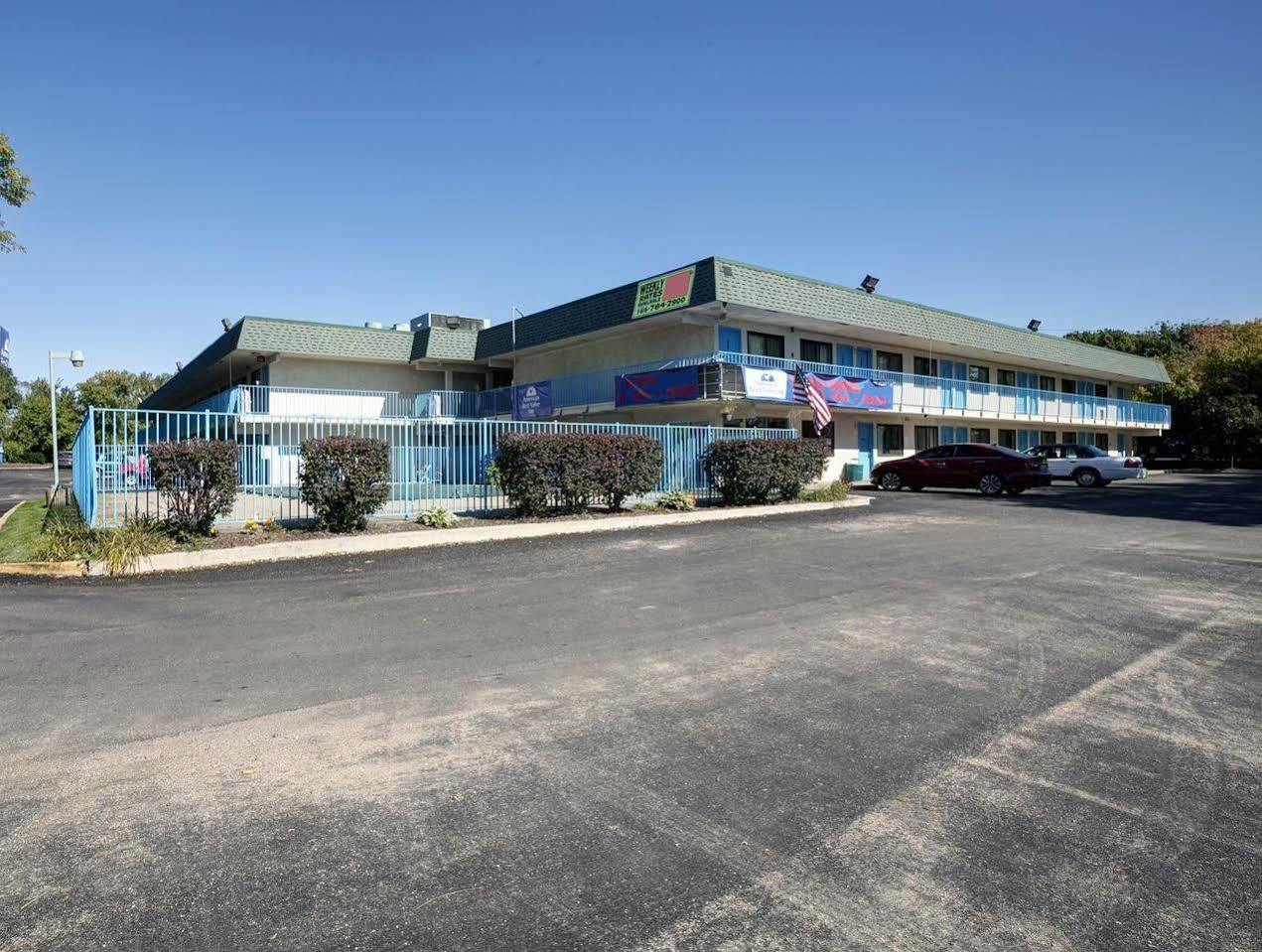 Travelodge By Wyndham Grand Rapids North Walker Esterno foto